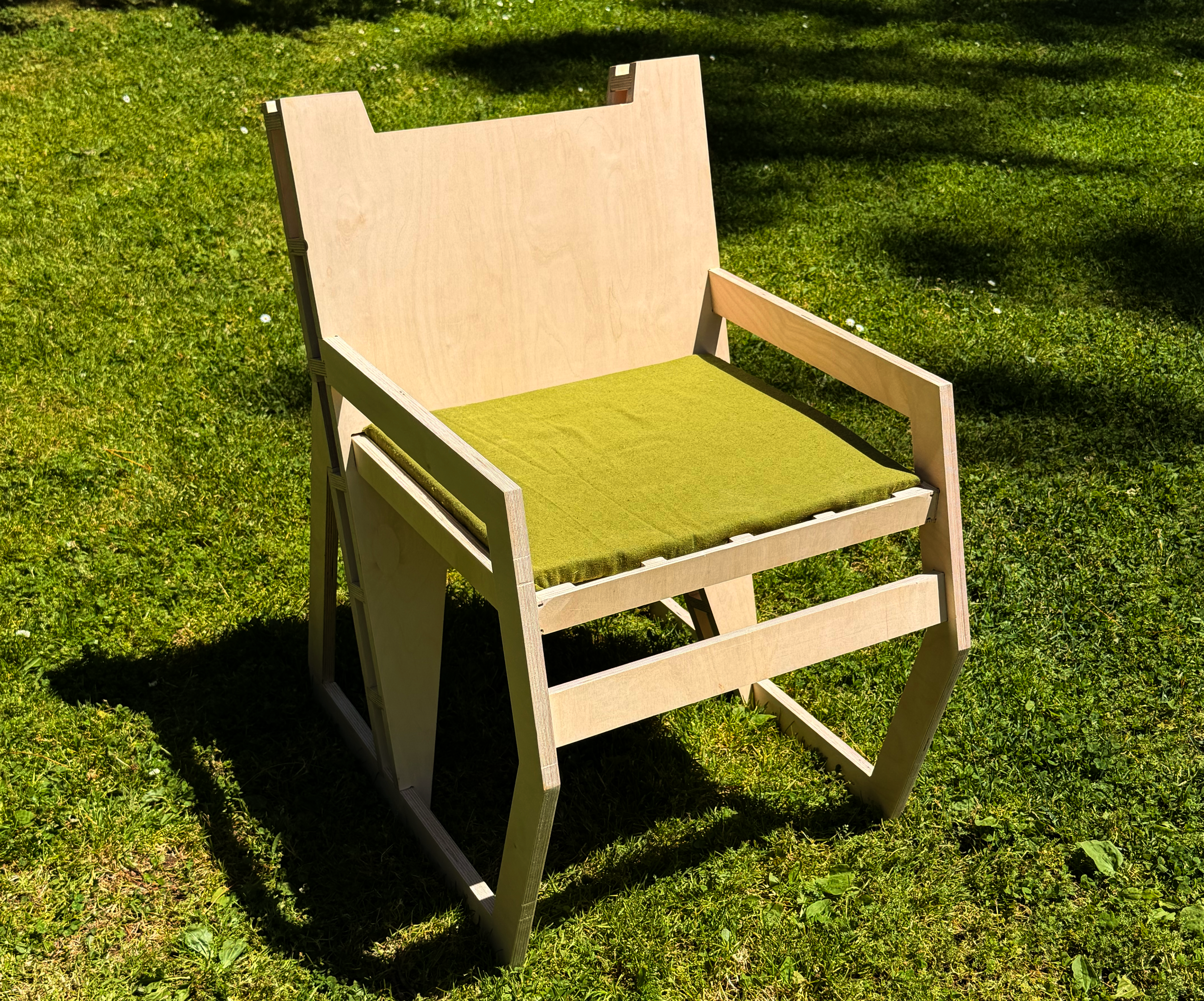 CardoHex chair on grass